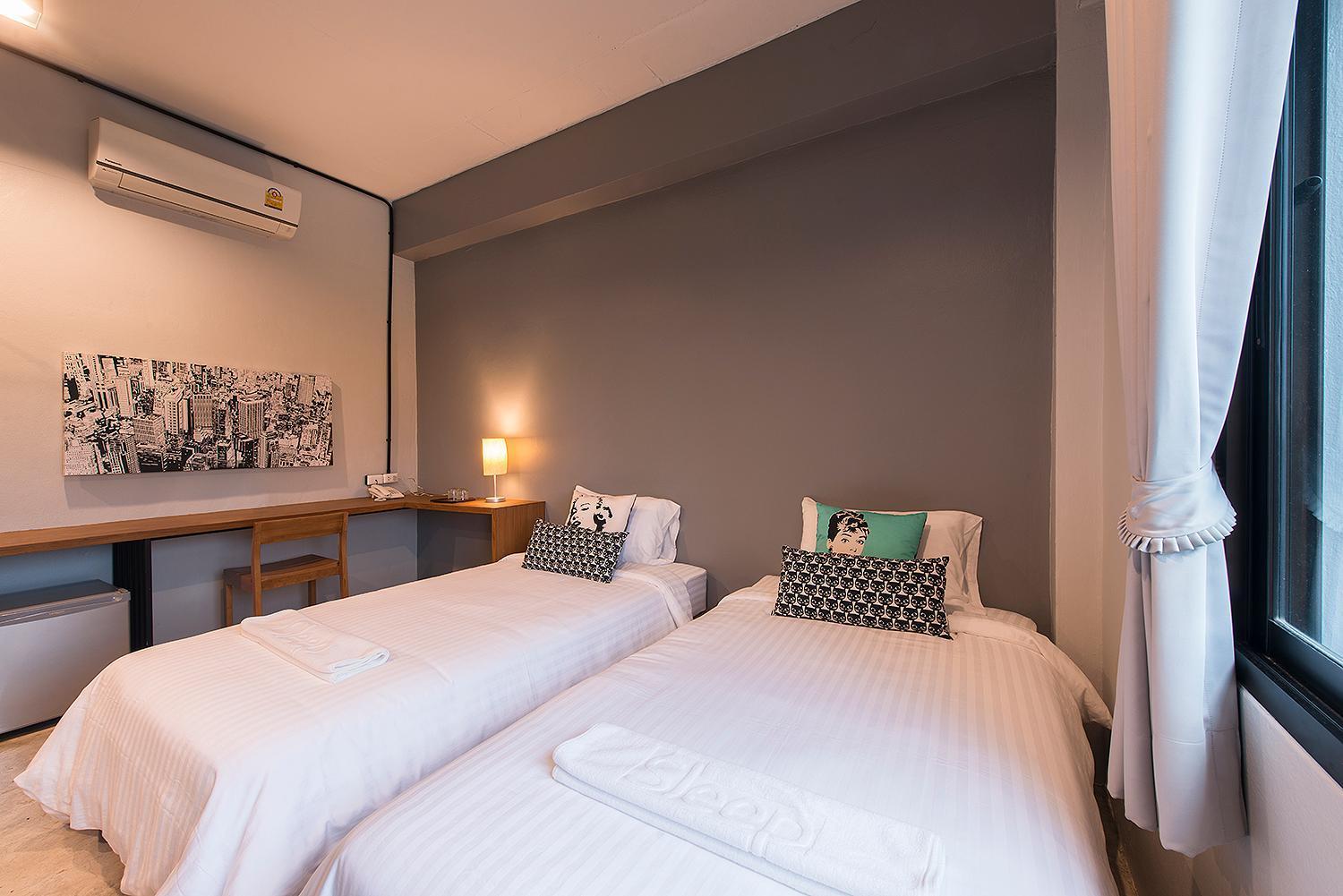 Sleep Station Hotel Surat Thani Bagian luar foto